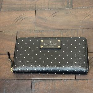 Kate Spade New York Continental Wallet black and white polka dot Good Condition